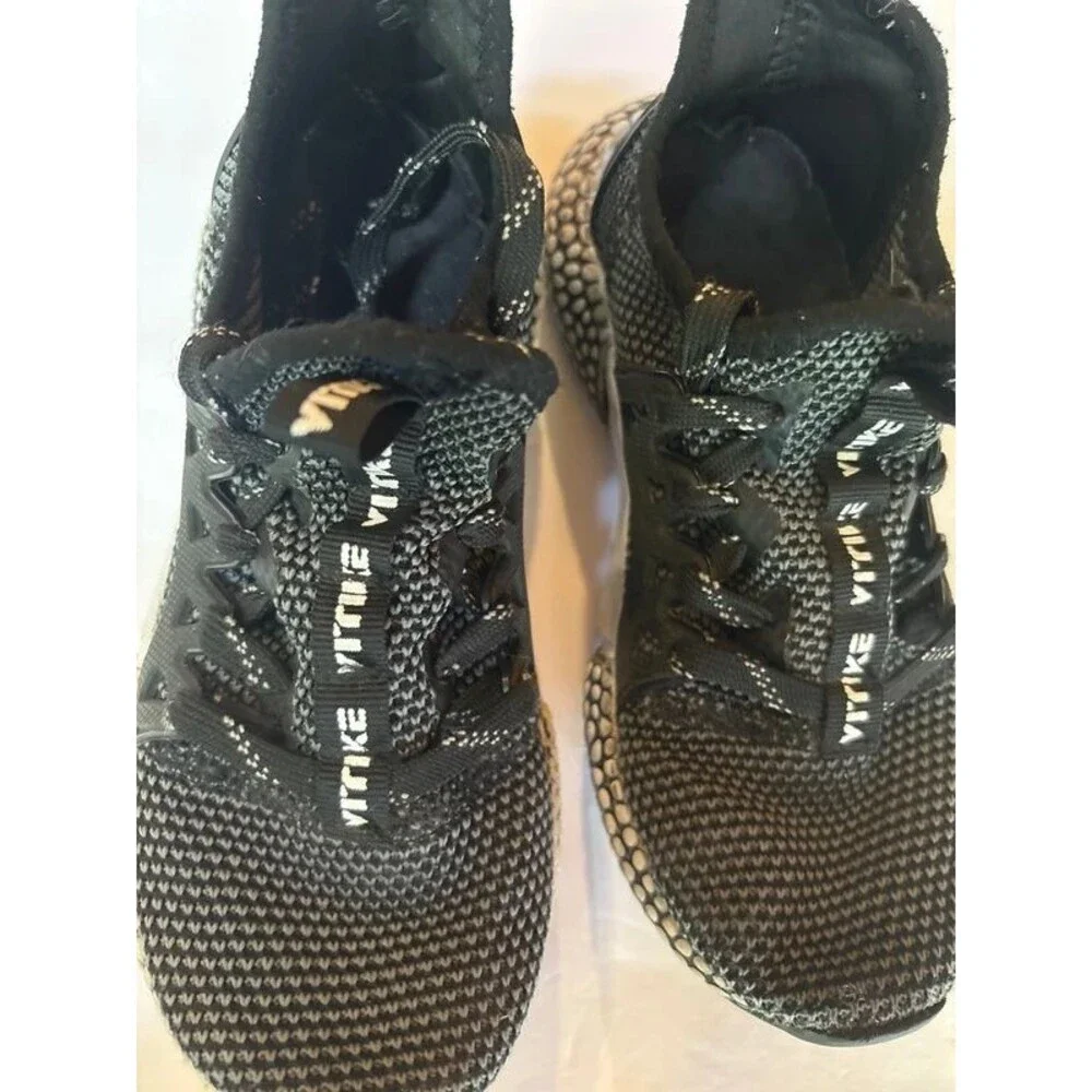 Vitike / Wetike Kids Black Slip On Mesh Sneakers - Size EU 32 (US 1)